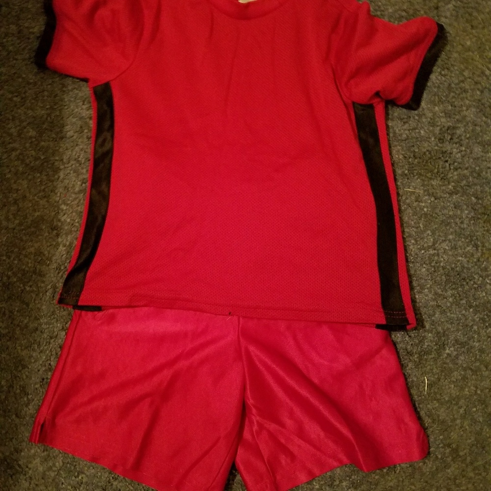 Red shirt and short's